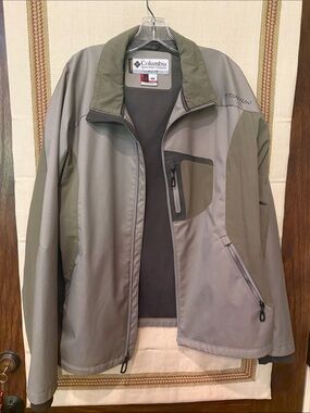 Columbia Men’s Titanium Olive and Gray Performance Jacket